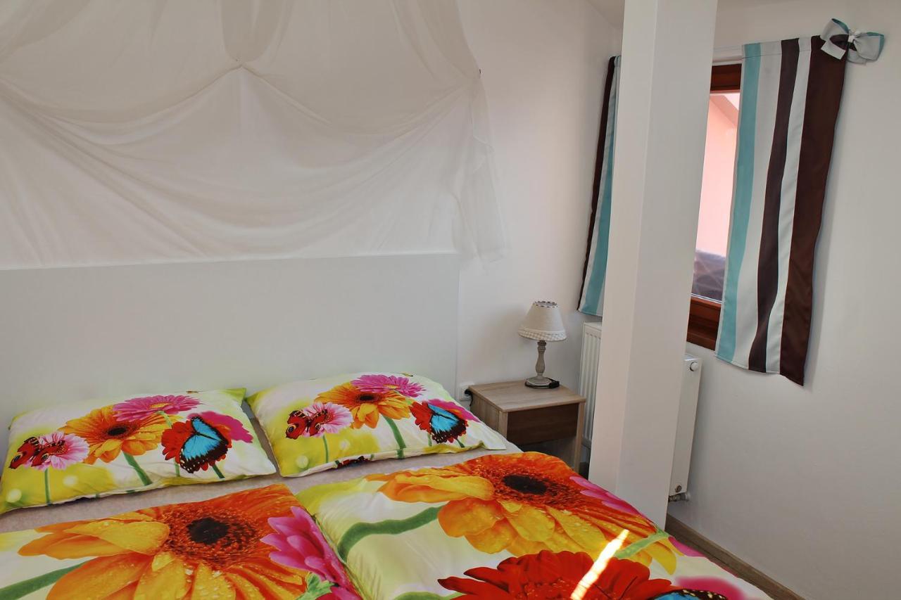 Ferienwohnung Attic With Parking, Near The Center Of Cb - 110M2 Budweis Exterior foto