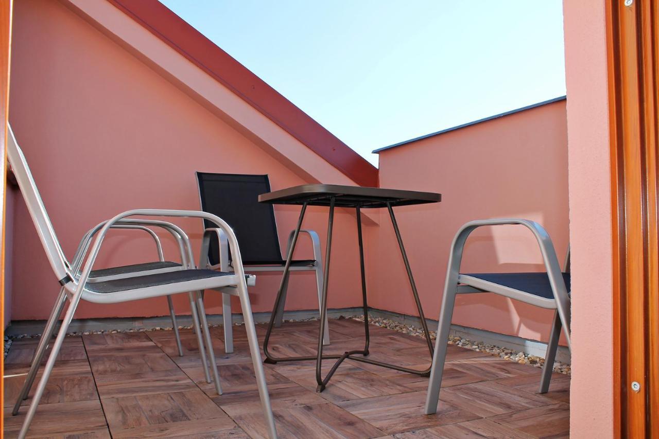 Ferienwohnung Attic With Parking, Near The Center Of Cb - 110M2 Budweis Exterior foto